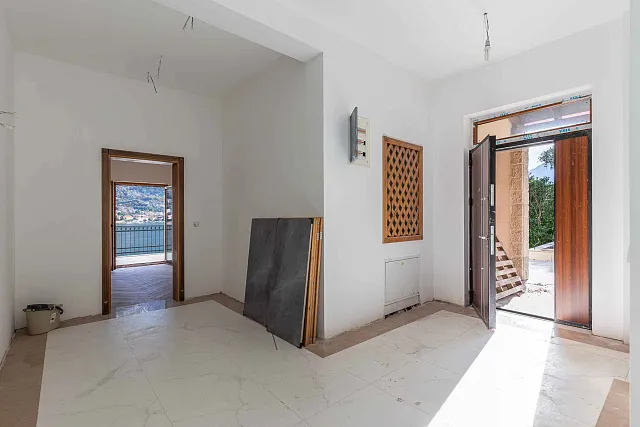 Eine luxuriöse dreistöckige Villa in erster Meereslinie in Kotor — photo 38